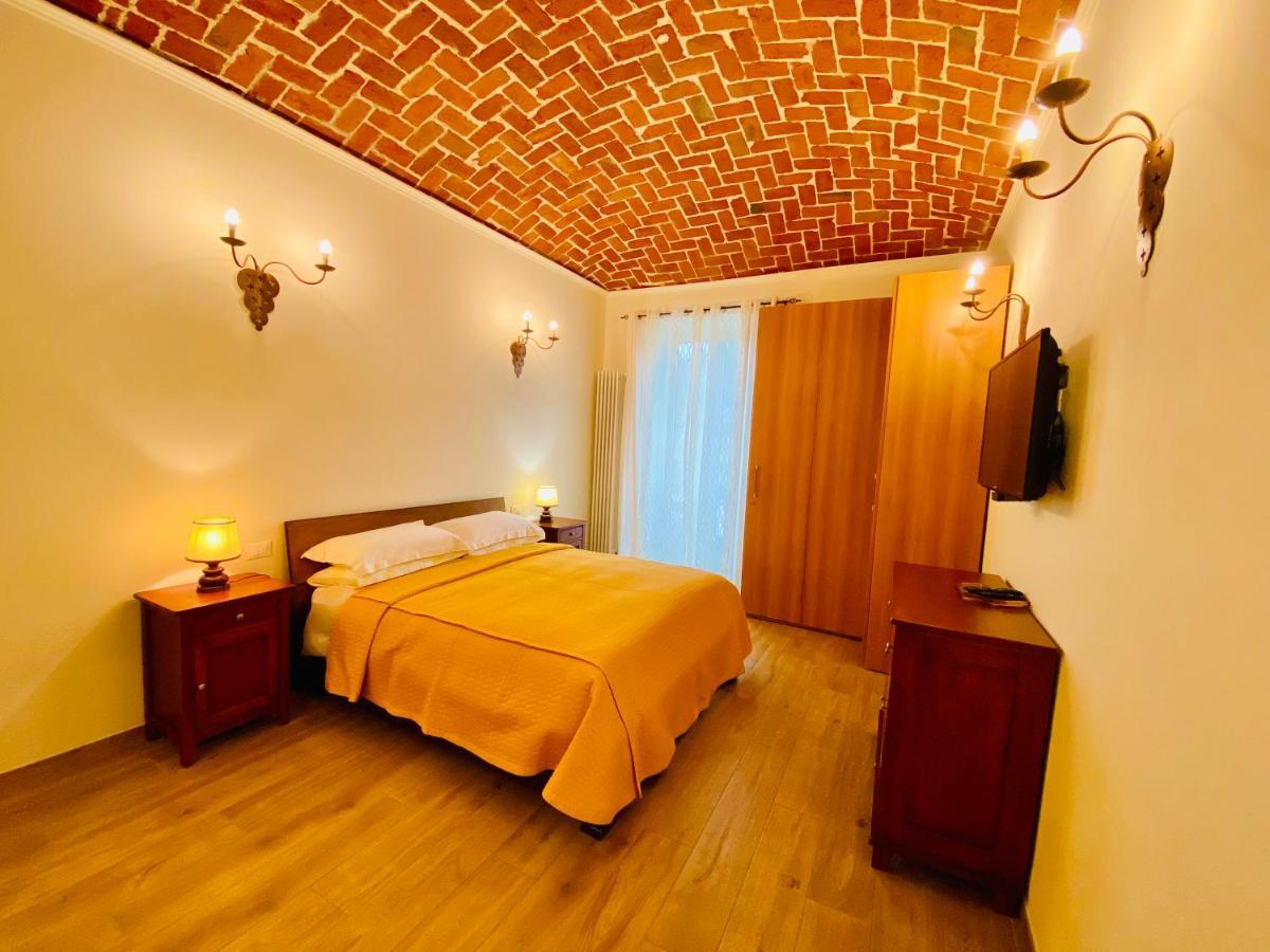 Exquisitely Renovated And Centrally Located Apartment With Free Parking Turin Ngoại thất bức ảnh