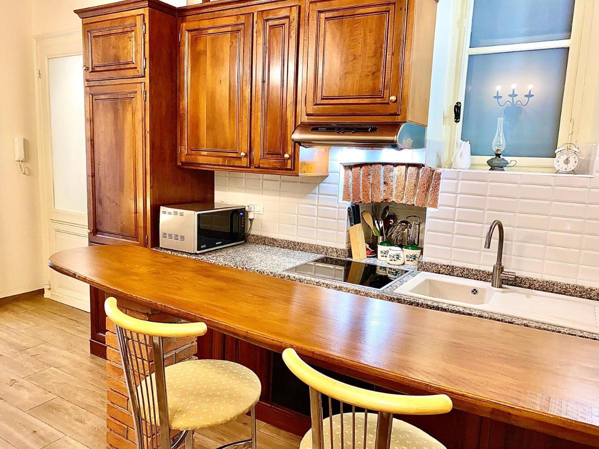 Exquisitely Renovated And Centrally Located Apartment With Free Parking Turin Ngoại thất bức ảnh